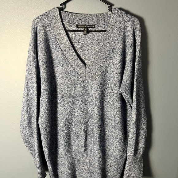 White House Black Market Women’s Heathered V-Neck Sweater - Picture 5 of 7